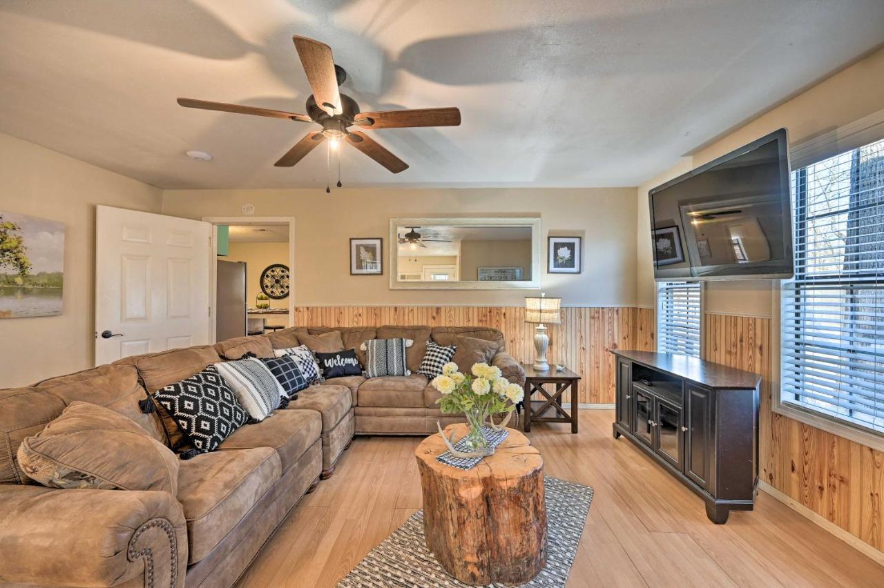 Pet-Friendly Shady Oaks Broken Bow Gem With Patio! Villa Екстериор снимка